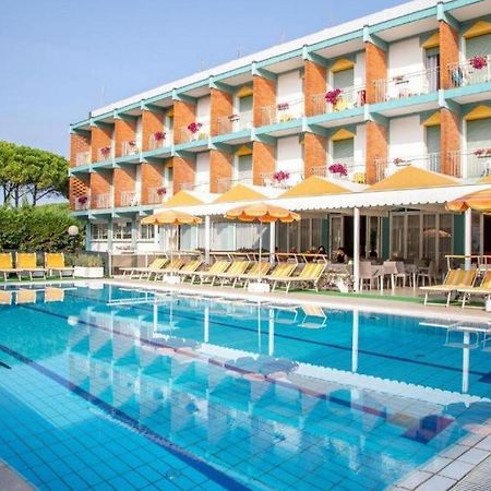 Hotel Palm Beach Lido di Jesolo Exteriör bild
