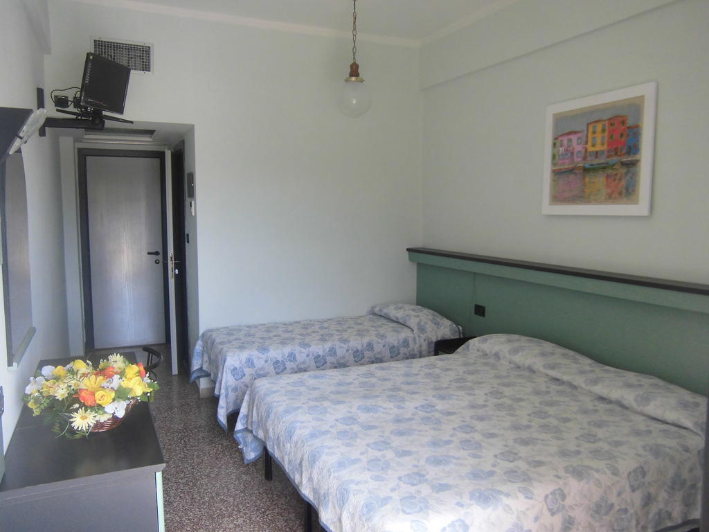 Hotel Palm Beach Lido di Jesolo Rum bild