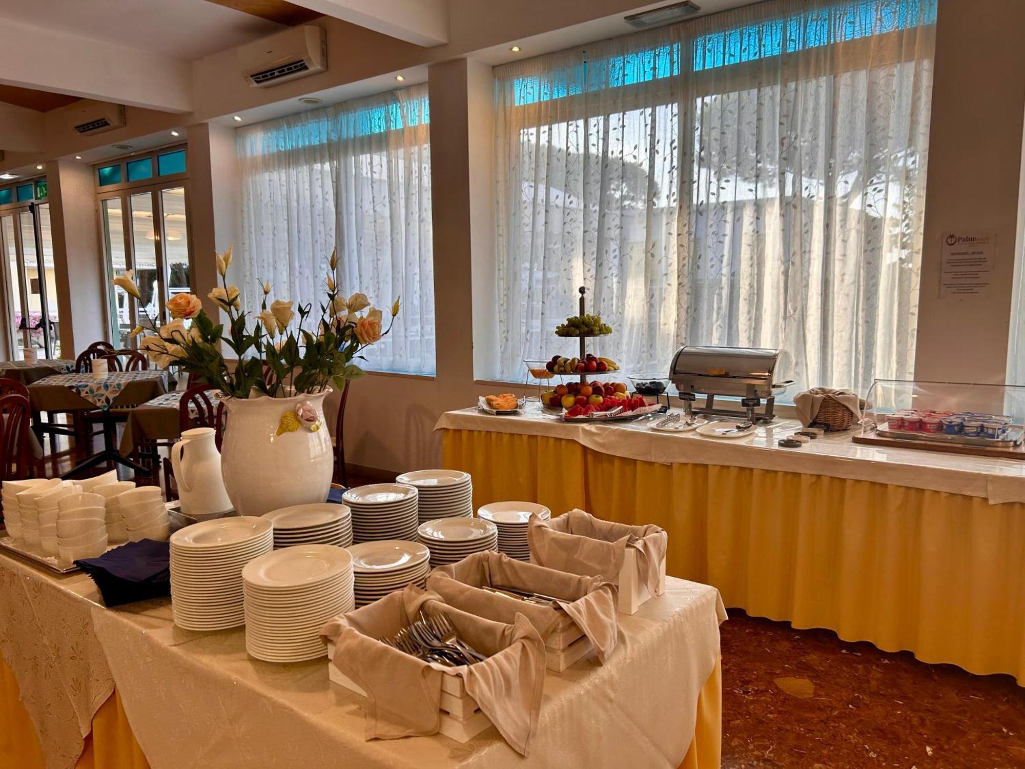 Hotel Palm Beach Lido di Jesolo Exteriör bild