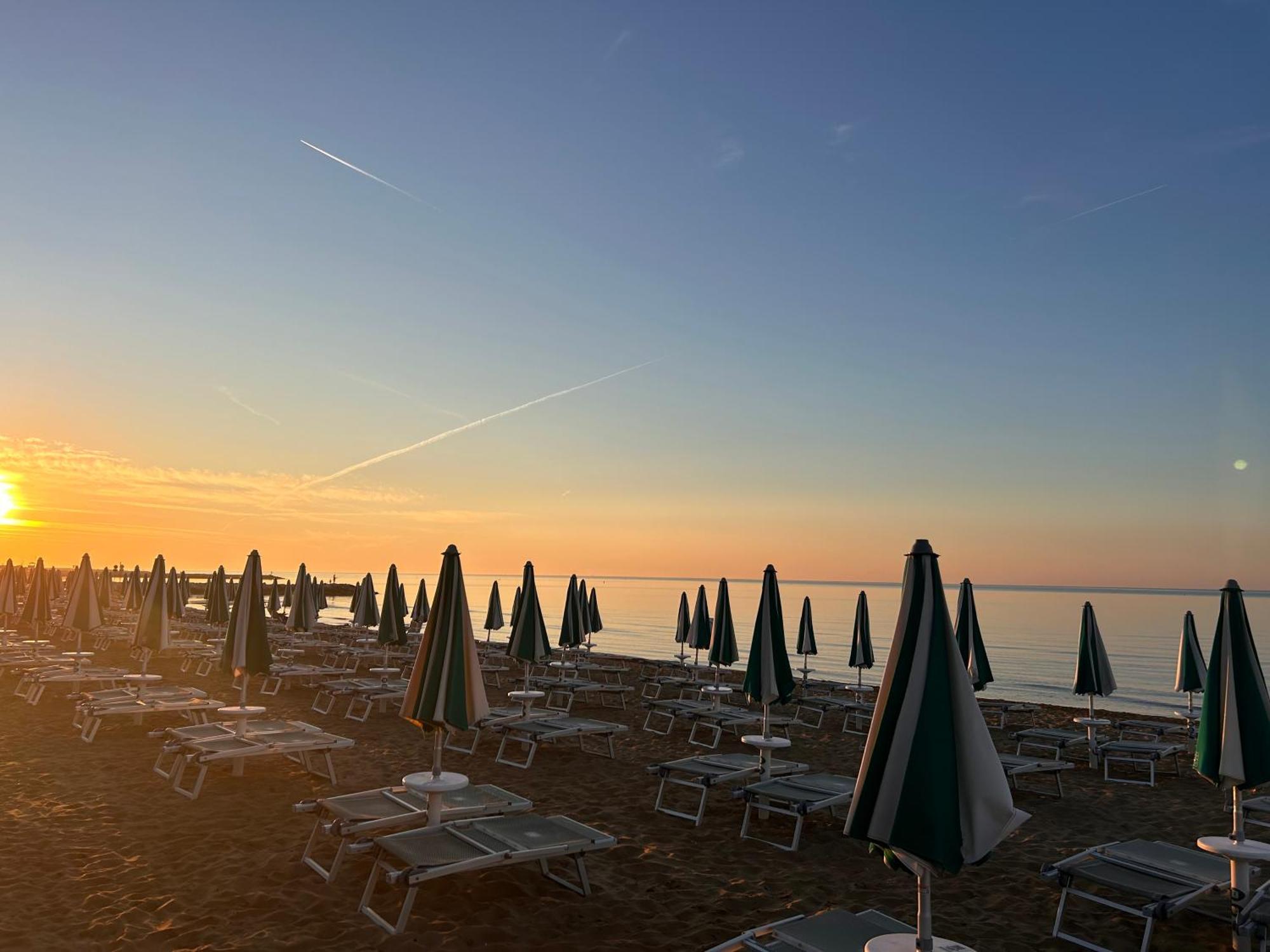 Hotel Palm Beach Lido di Jesolo Exteriör bild