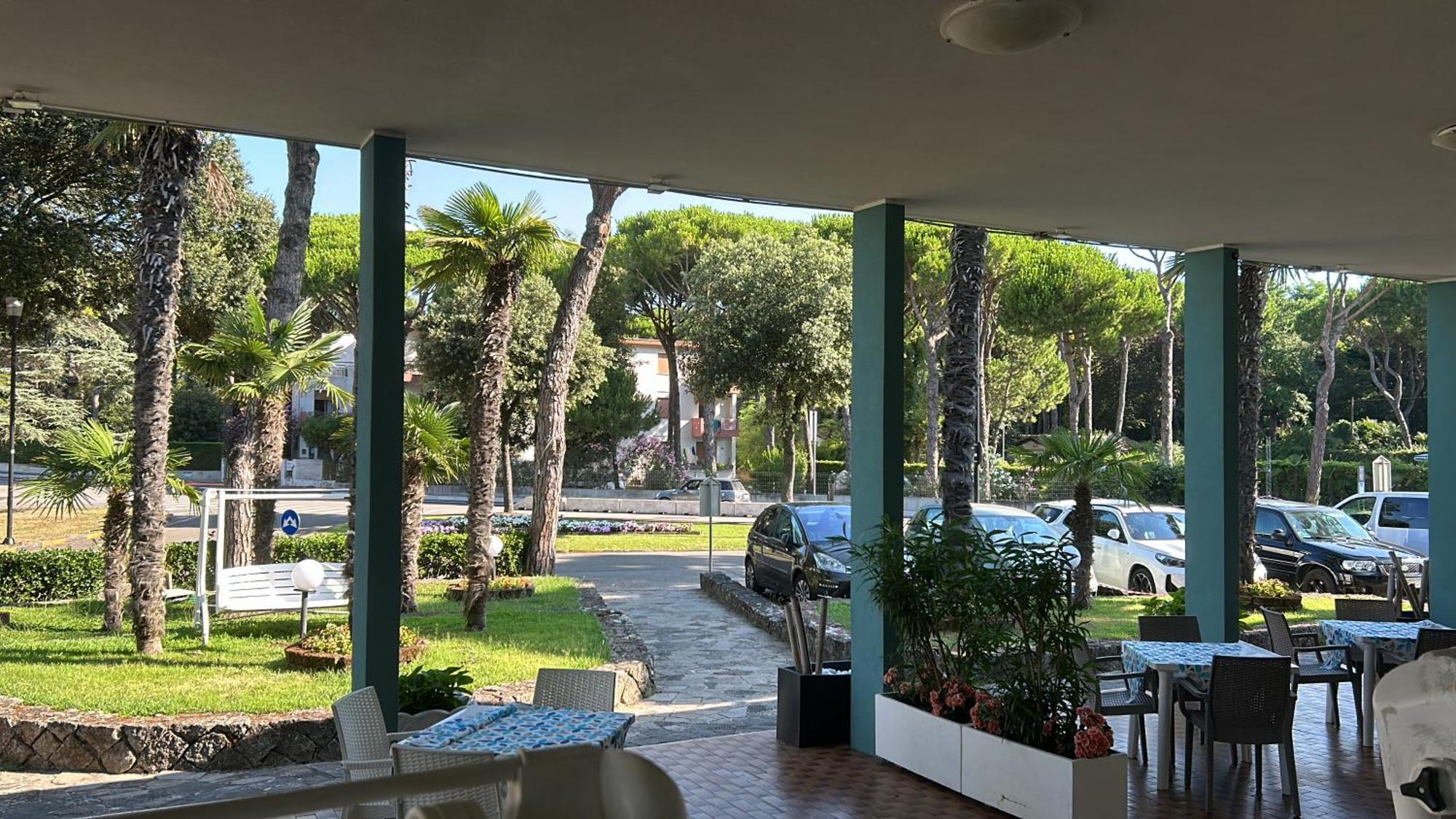 Hotel Palm Beach Lido di Jesolo Exteriör bild