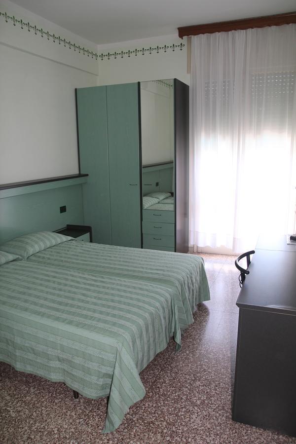 Hotel Palm Beach Lido di Jesolo Rum bild