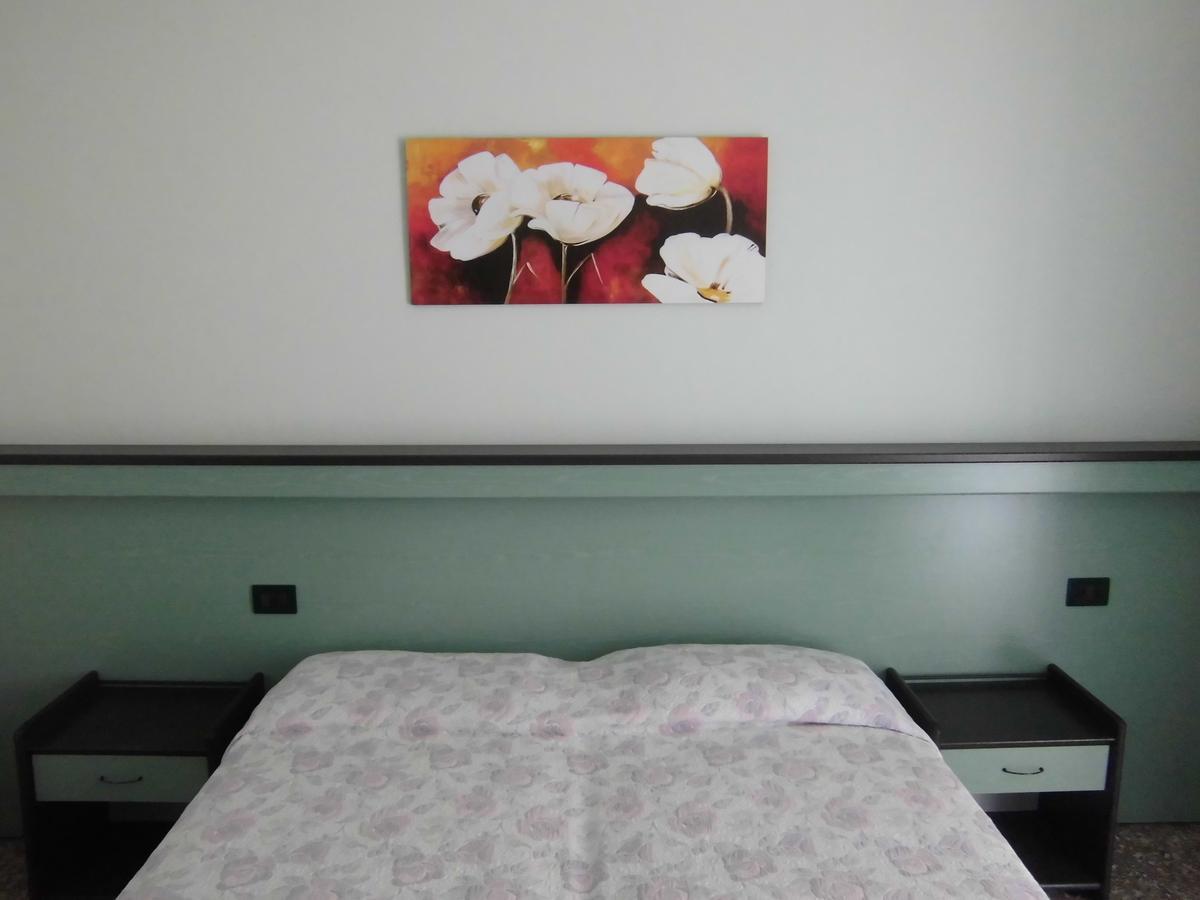 Hotel Palm Beach Lido di Jesolo Rum bild