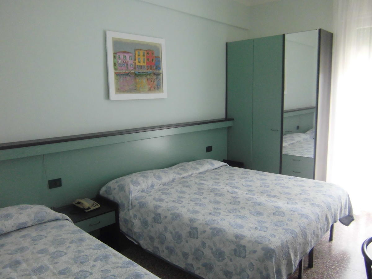 Hotel Palm Beach Lido di Jesolo Rum bild