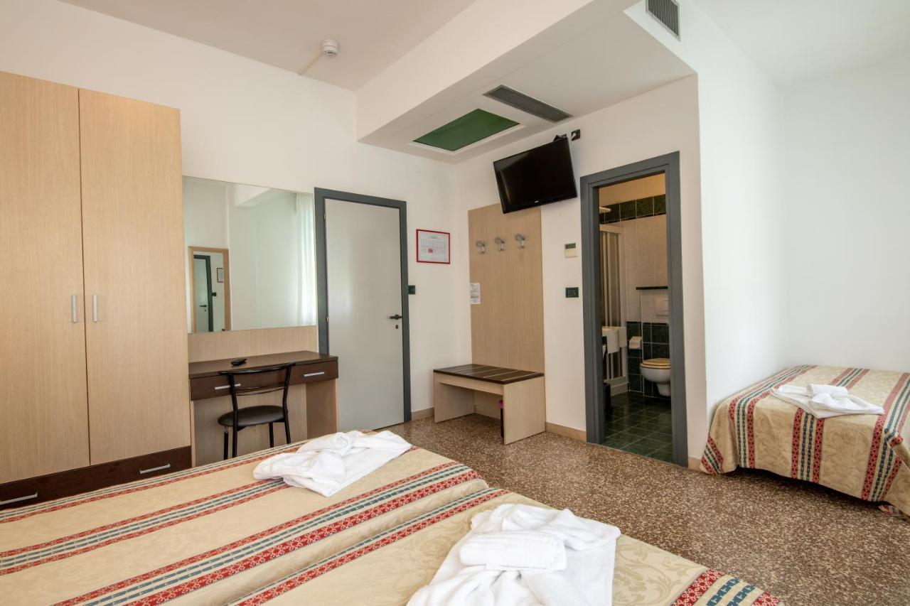 Hotel Palm Beach Lido di Jesolo Exteriör bild
